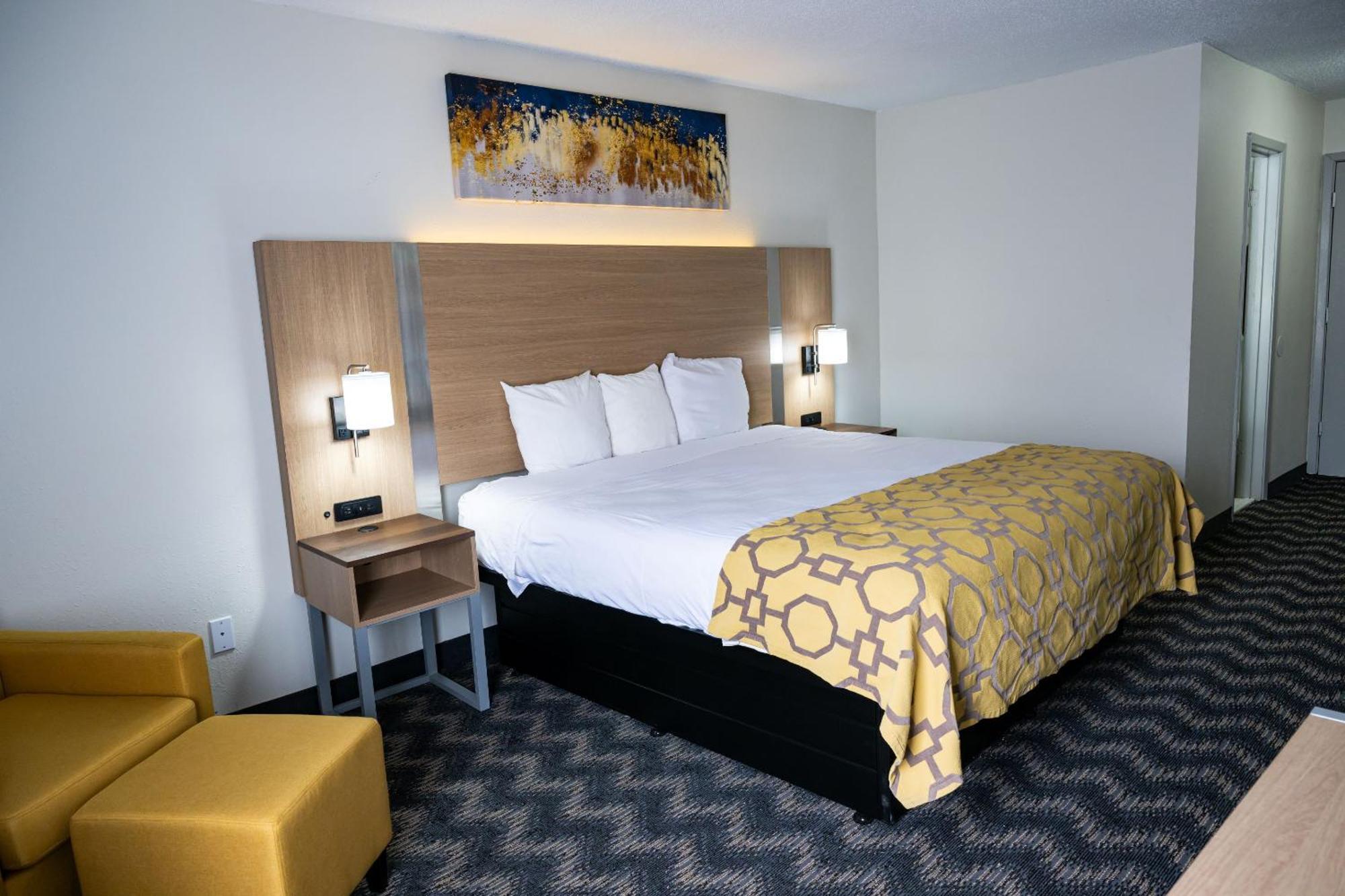 Baymont By Wyndham Greensboro/Coliseum Екстер'єр фото