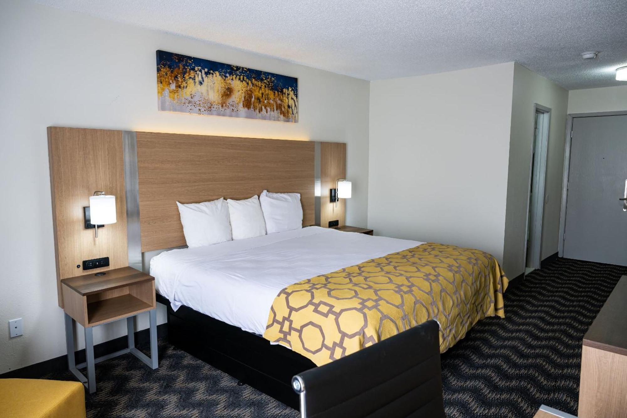Baymont By Wyndham Greensboro/Coliseum Екстер'єр фото